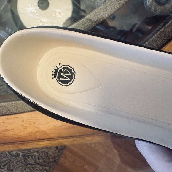 Wild Eye Designs High Heel Wine Bottle Holder Red Sole Shoe Kitchen Bar Decor - Picture 6 of 8